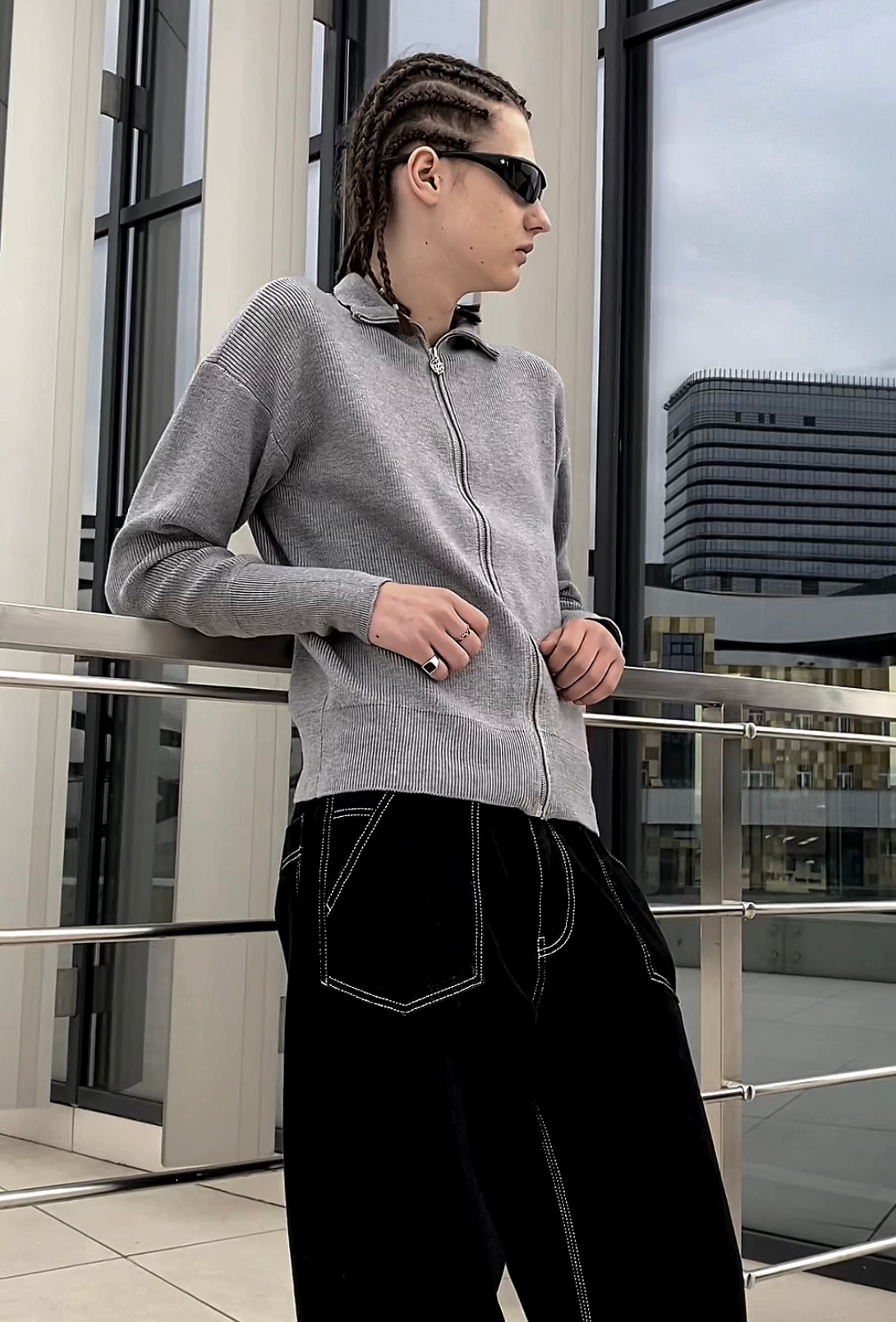 Кардиган «CARDI GUN GRAY» в реальной жизни 2