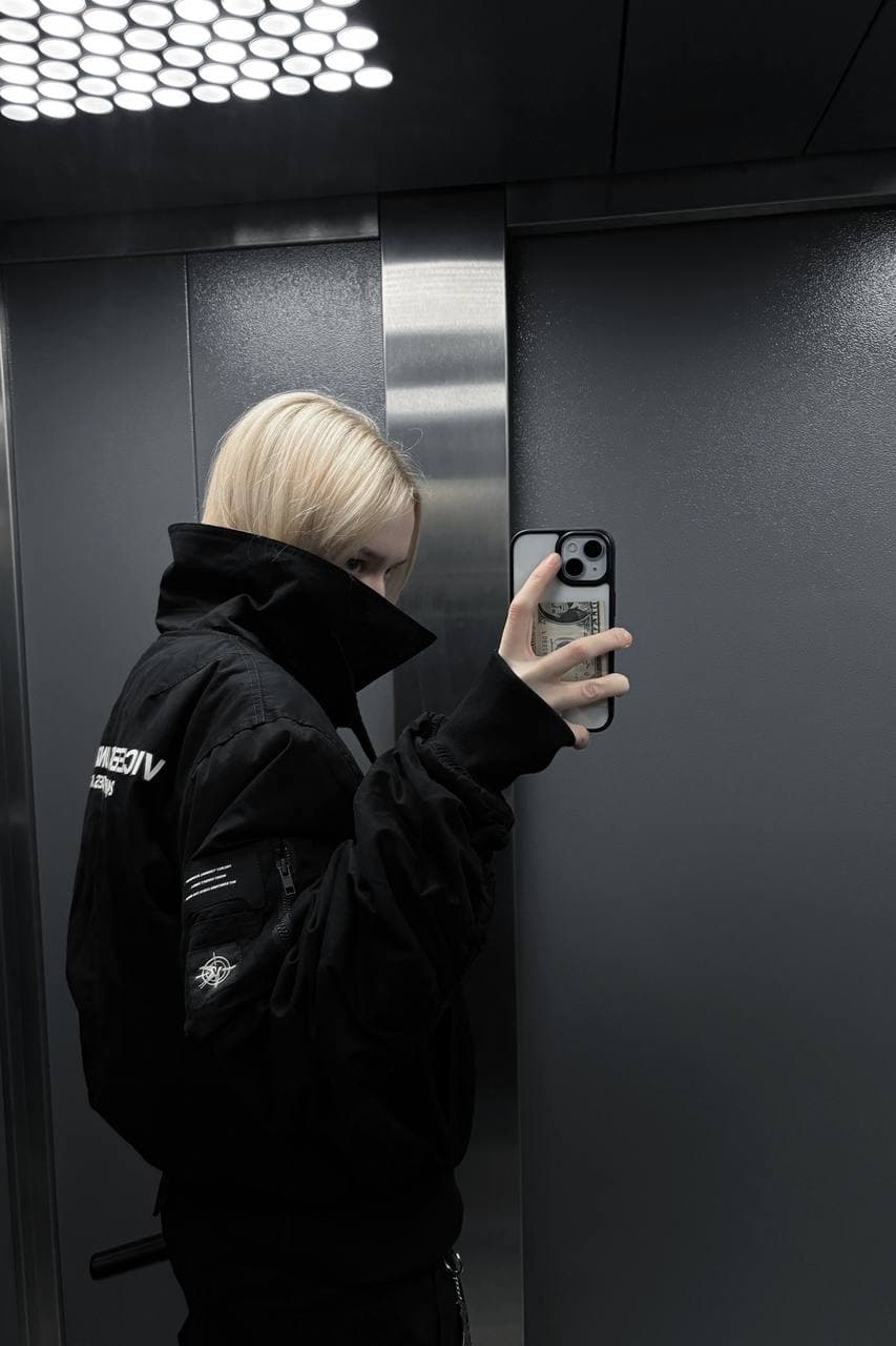 Бомбер «Cash dry V2 black» в реальной жизни 13