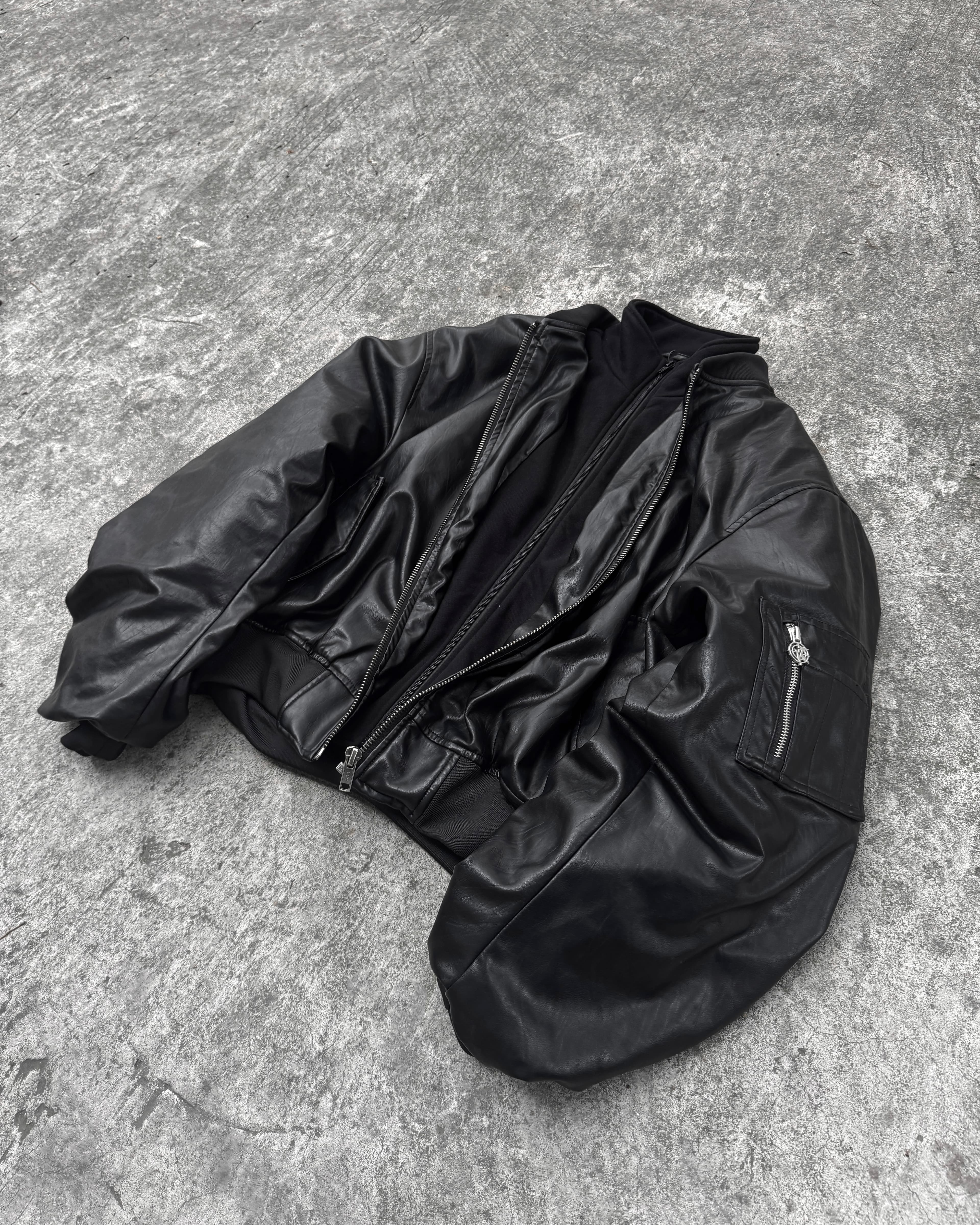 Кожаный бомбер «OPG» в реальной жизни 8